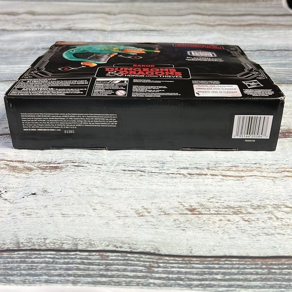 NERF Dungeons & Dragons Honor Among Thieves ( RAKOR ) Ages 8+ - Picture 5 of 5